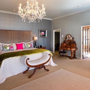 Deluxe Suite Lake View