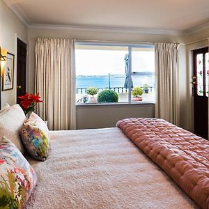 Lake View Lodge Suite